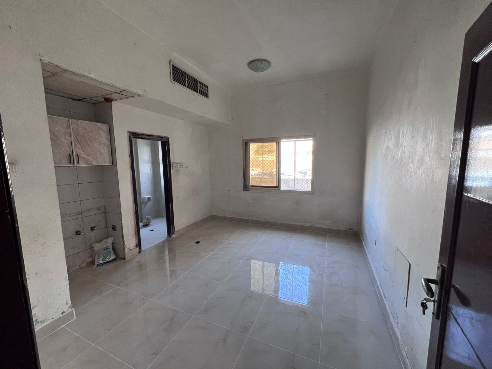 Special Offer – Ground Floor Studio for Annual Rent in Al Nuaimiya Studio in a vibrant location near Kuwait Street and Afghani Kebab, suitable for ind