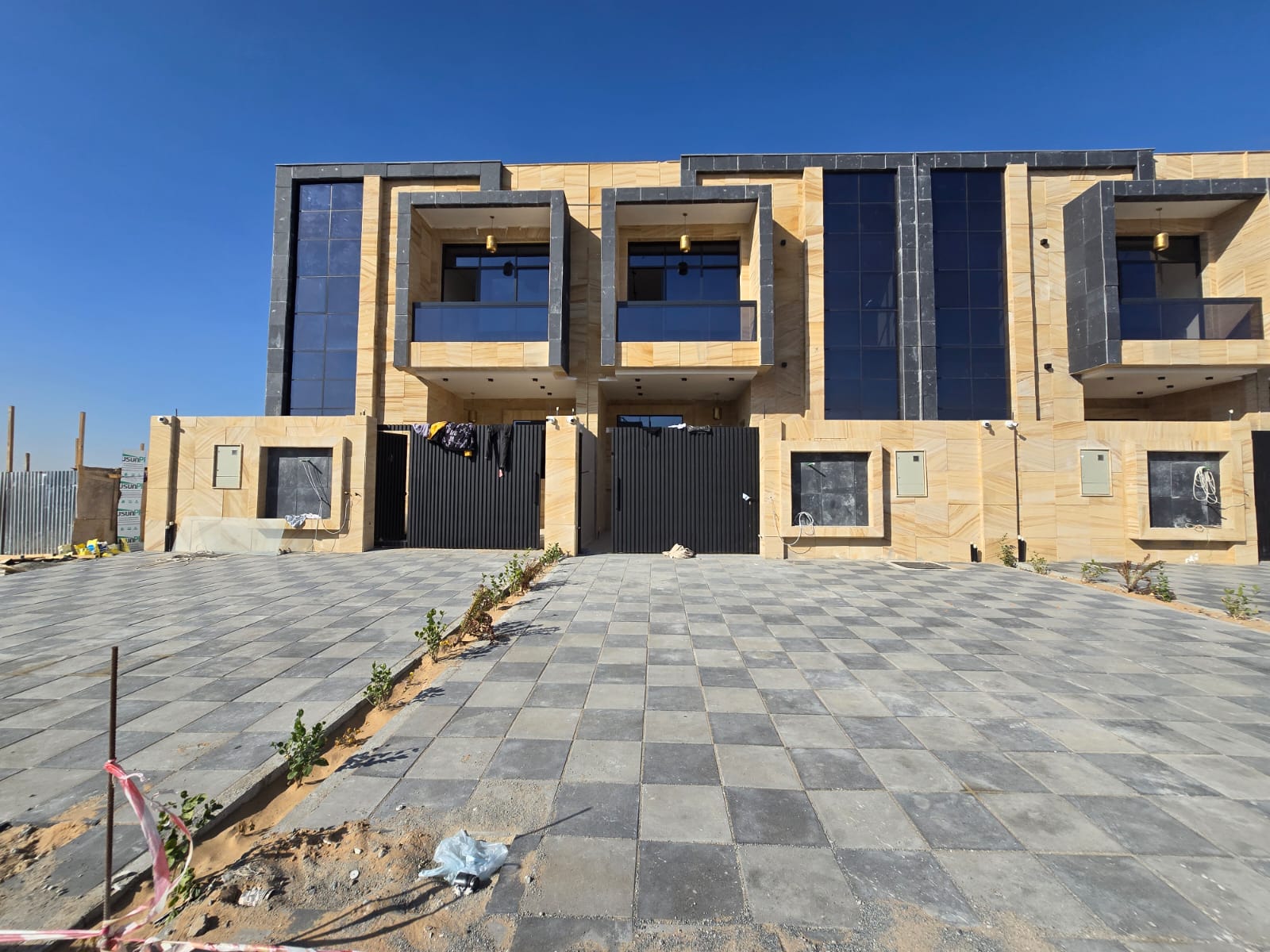 Exclusive Offer – 2 Townhouses for Annual Rent in Al Amrah in a Quiet and Prime Location An excellent opportunity to live in a spacious townhouse idea