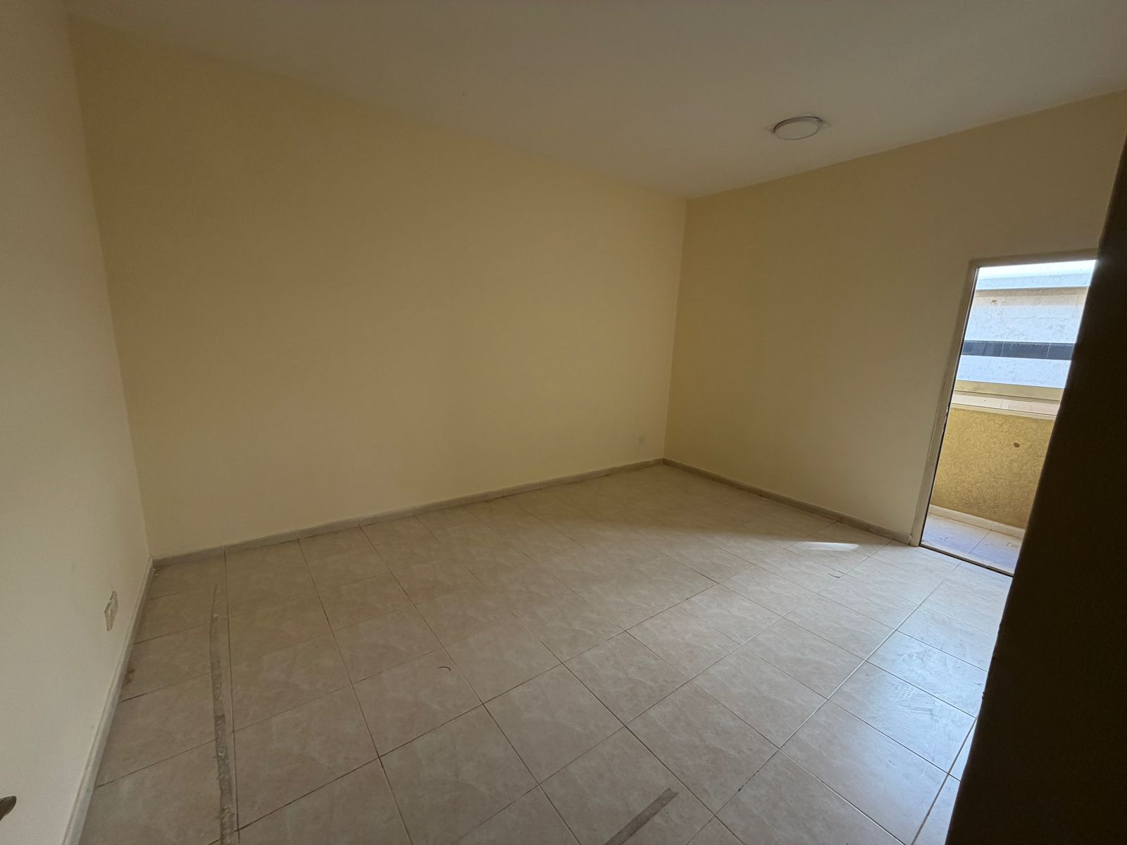 Special Offer – Two-bedroom apartment for annual rent in Al Rawda Excellent location next to Sheikh Ammar Street A well-sized apartment with a practic