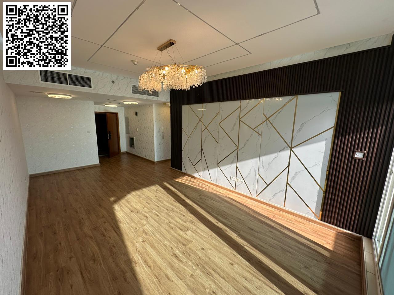 Three-bedroom apartment with a living room, maid's room, laundry room, five bathrooms, private parking, and very luxurious finishes. Available for ann