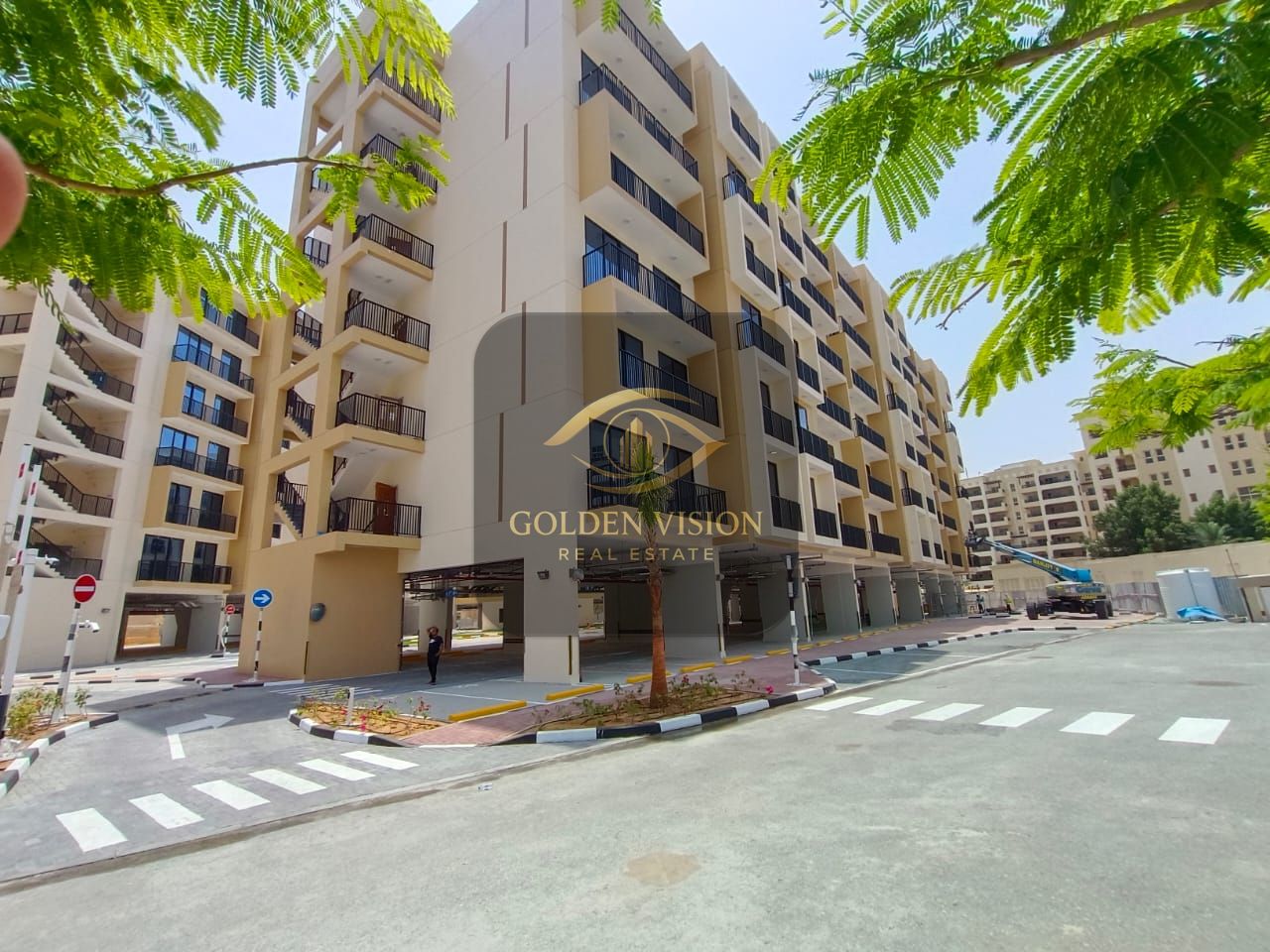 1BR - Sea View - Freehold - Tenanted