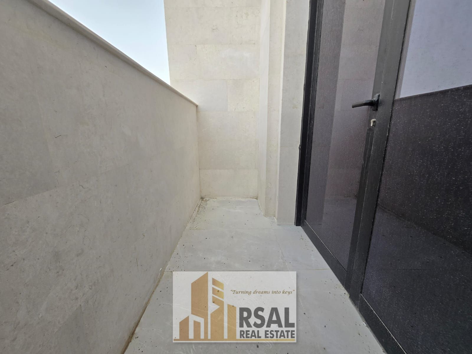 Modren living Brand New 1BHK In Alfalah Area With Balcony