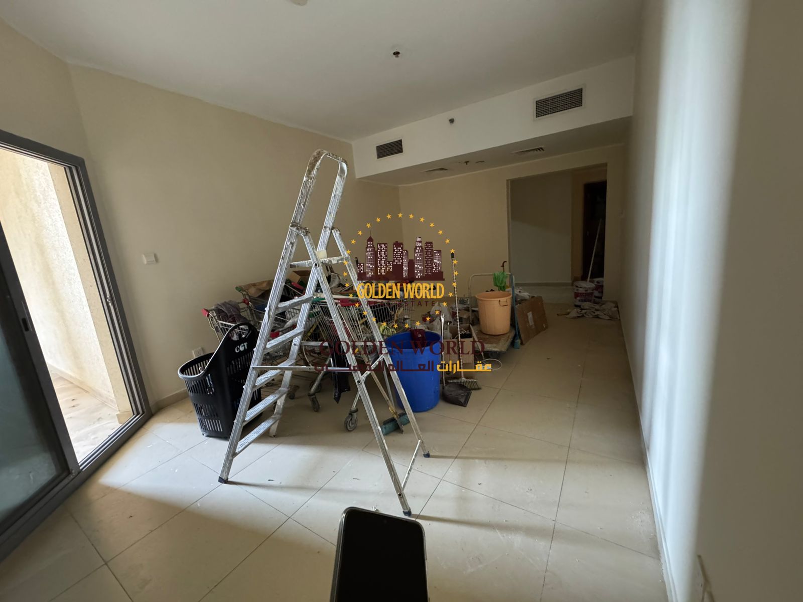 3-bedroom apartment with living room in Al Taawun, Sharjah. Master bedroom, 2 balconies, 3 bathrooms, store room, built-in wardrobes. Free maintenance
