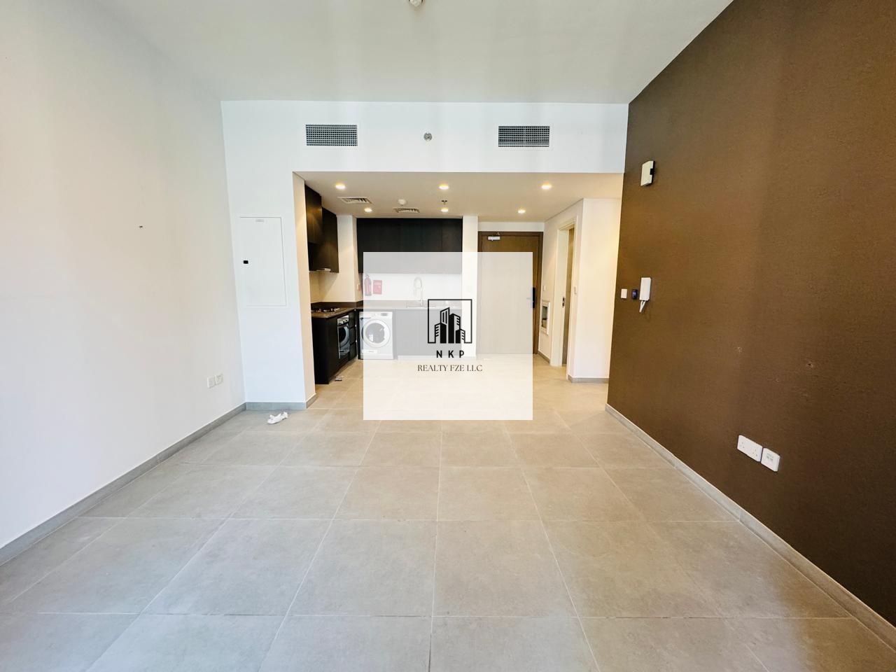 Spacious elegant|2-bedrooms apartment|Amneties|Pool, gym