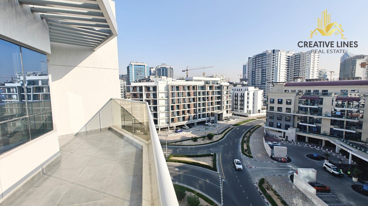 EXPENSIVE LIVING//SPACIOUS APARTMENT//READY TO MOVE//ALL AMENITIES