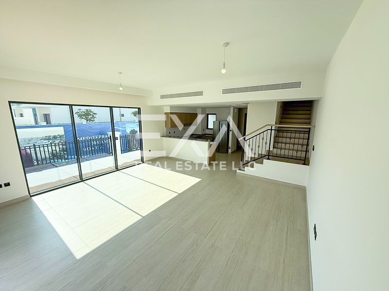 Middle Unit I TH 5BR+Maids I Ready to Move in