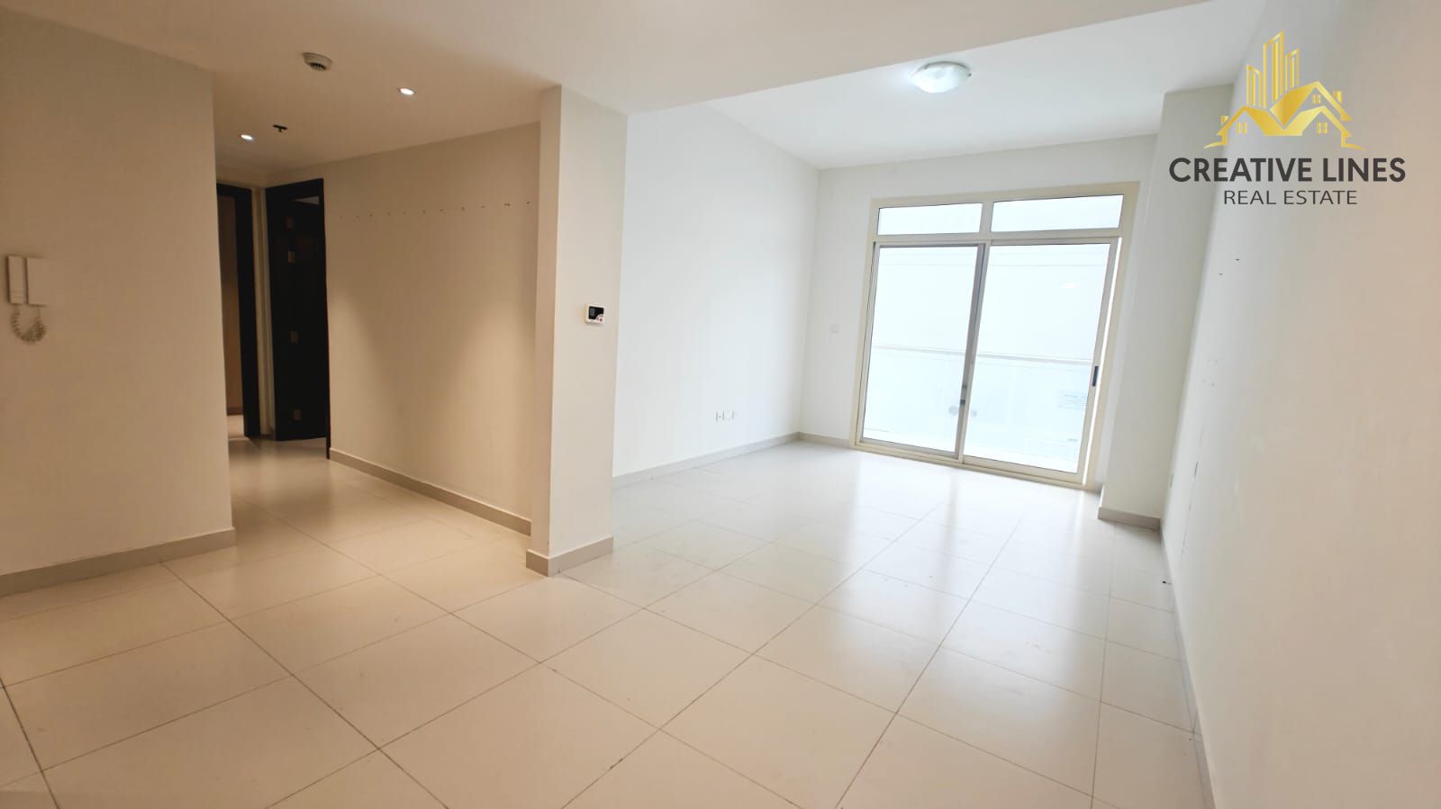 VERY SPACIOUS//PRIME LOCATION//READY TO MOVE