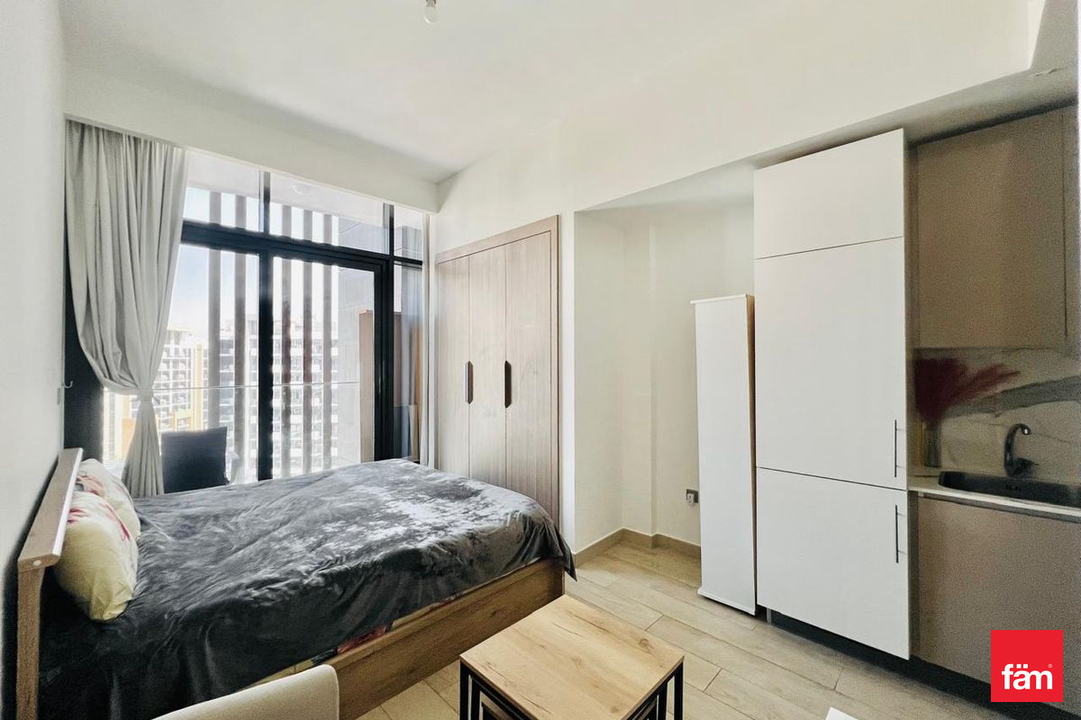 Furnished Studio | High Floor | Boulevard View