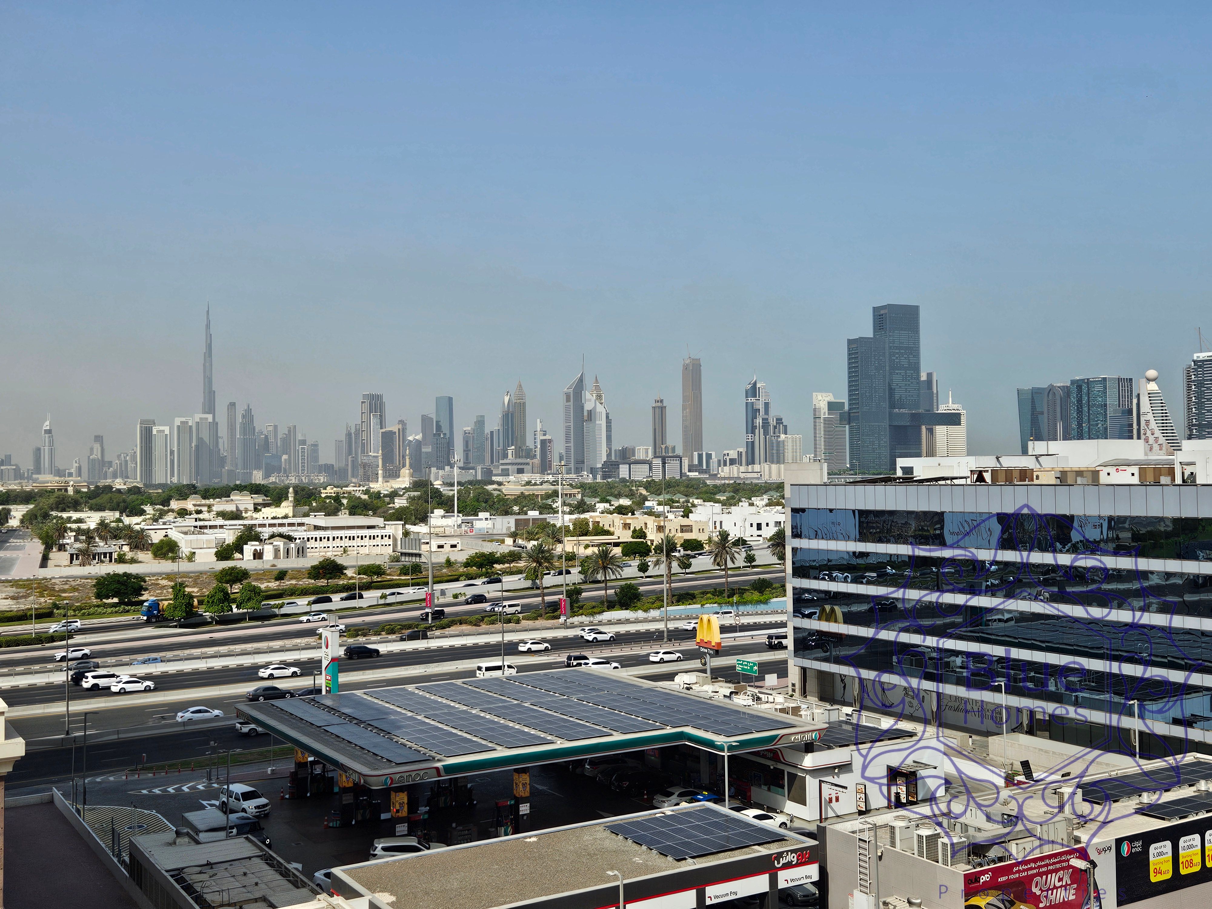 Burj khalifa view 3BR + laundry room Lavish spacious prime location oud metha