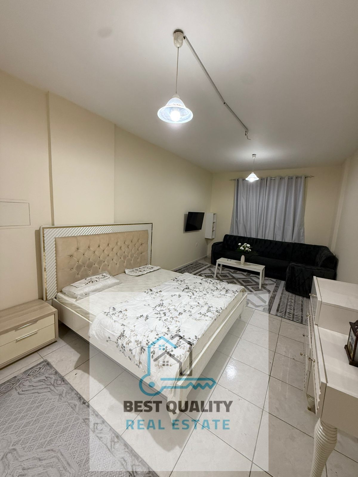 Well-maintained studio apartment for rent on King Faisal Street