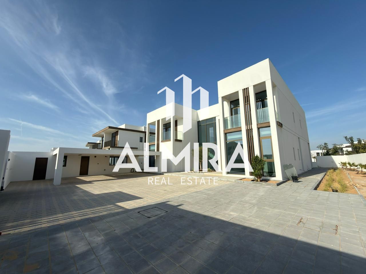 Single Row Corner | Vacant | Waterfront Living