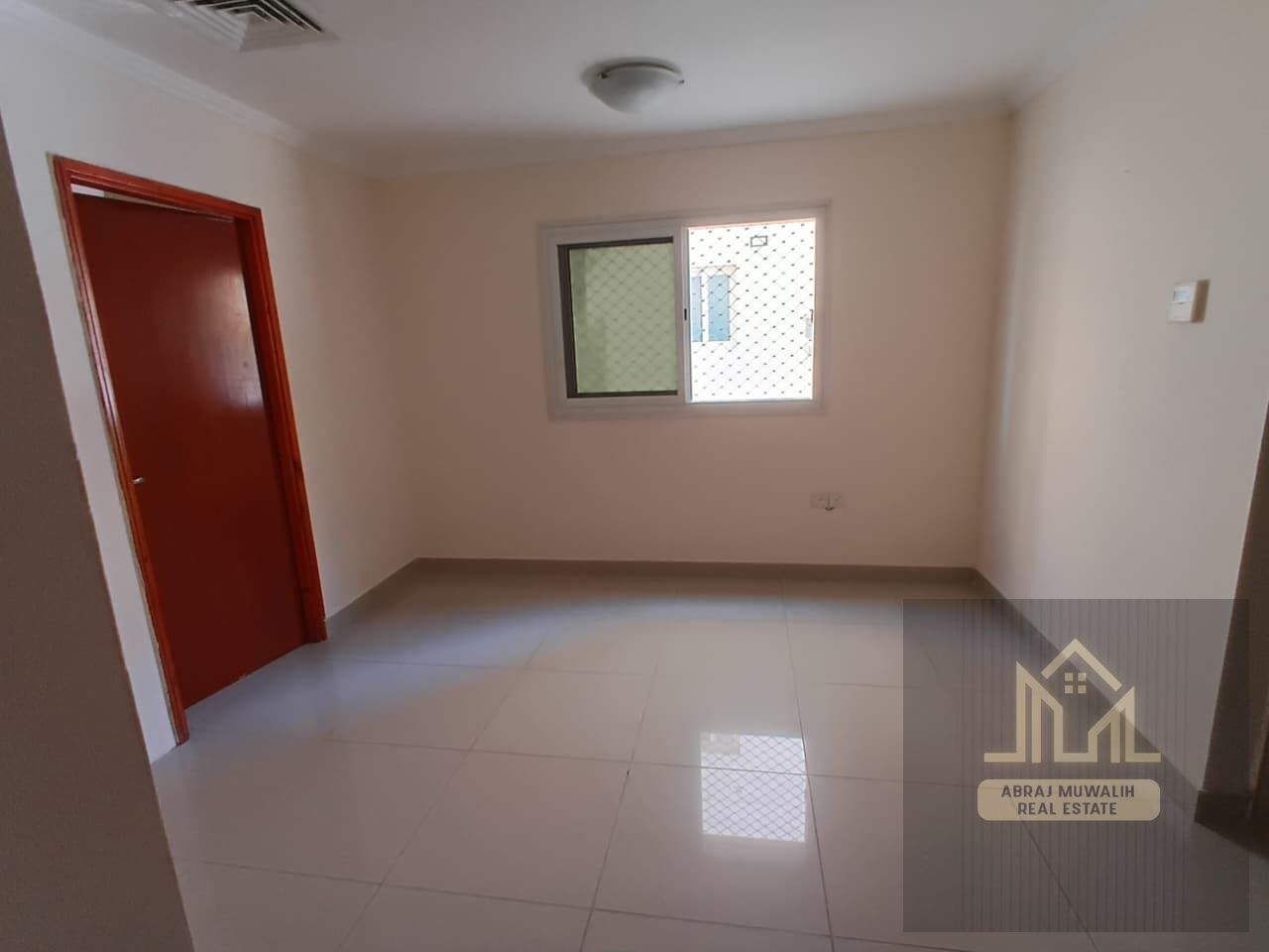 1BHK Lavish Apartment Central NEAR SAFRI MALL MUWALIEH IN 30K AED