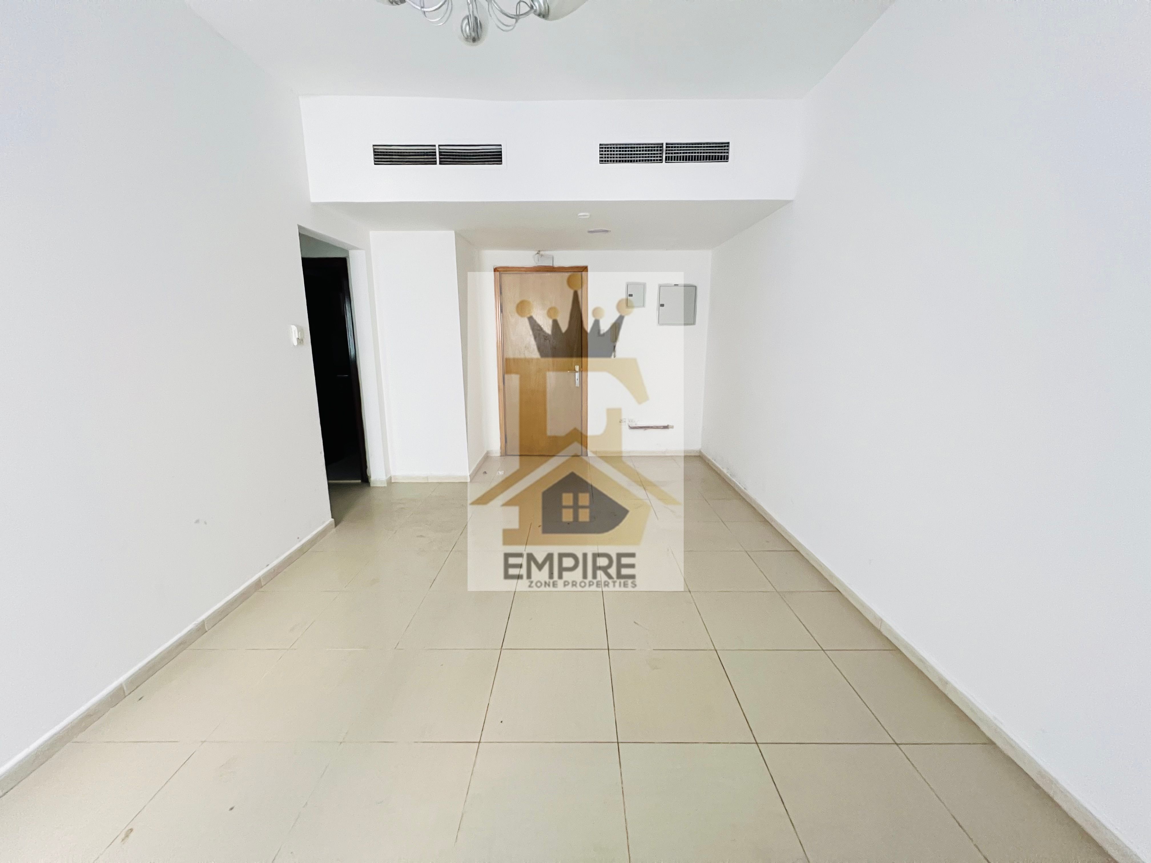 Open view big space with balcony maintenance free exit to Dubai