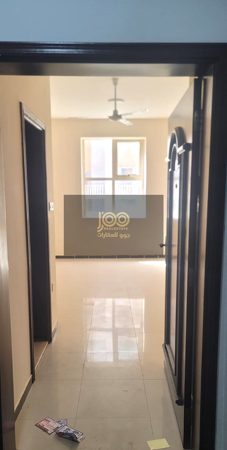 Located in a vibrant area close to all services. New maintenance.
