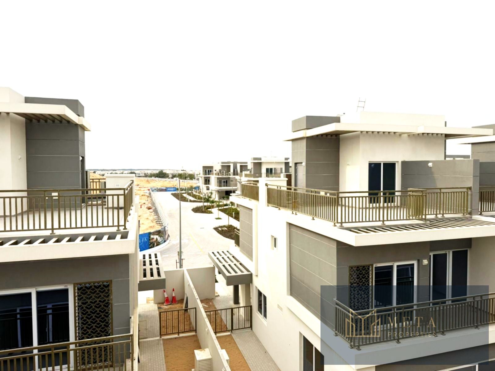 Beautiful 3Bedroom +3 Bathroom ,Townhouse ,Big Livingroom, Near Pool and Water Park