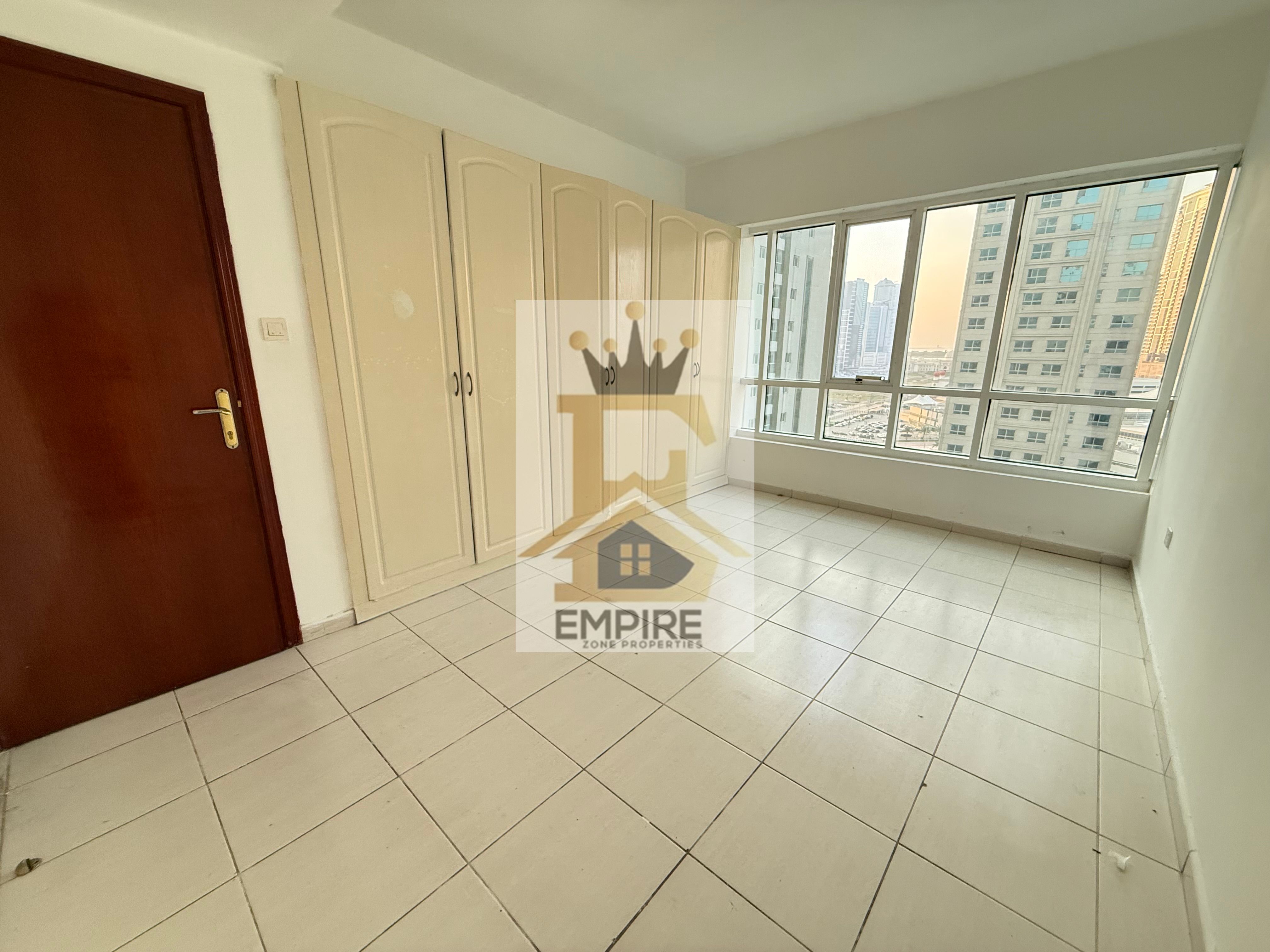 Hot offer huge living dining hall bright balcony master bedroom wardrobe