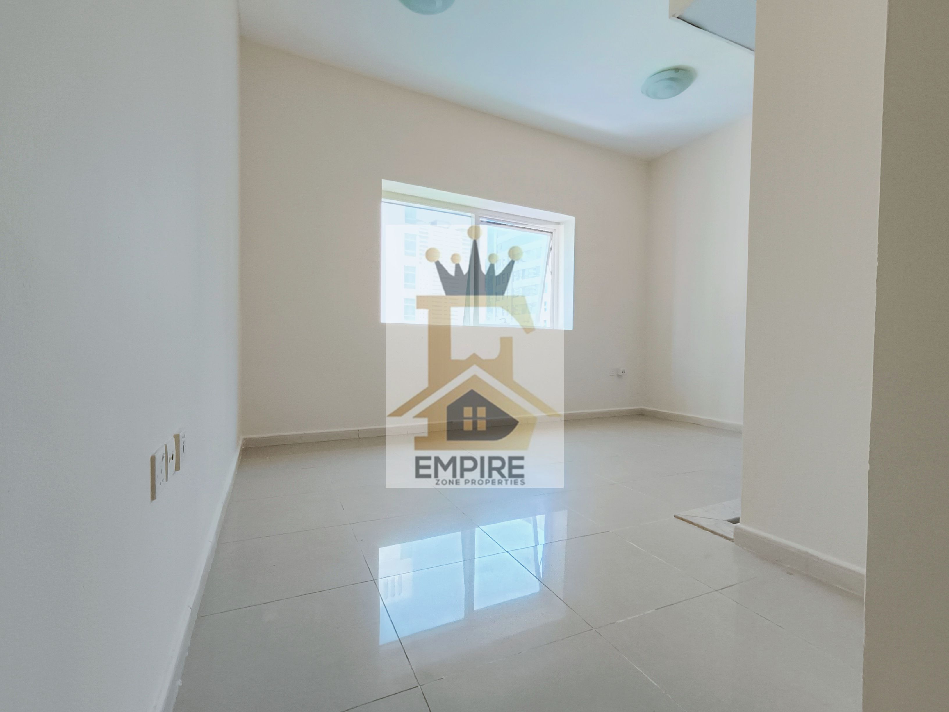 Specious bright Studio fully Sunlight Studio With Gym free Near Family Park Near Mosque Near Shopping Mall Exit Too Dubai very Easy
