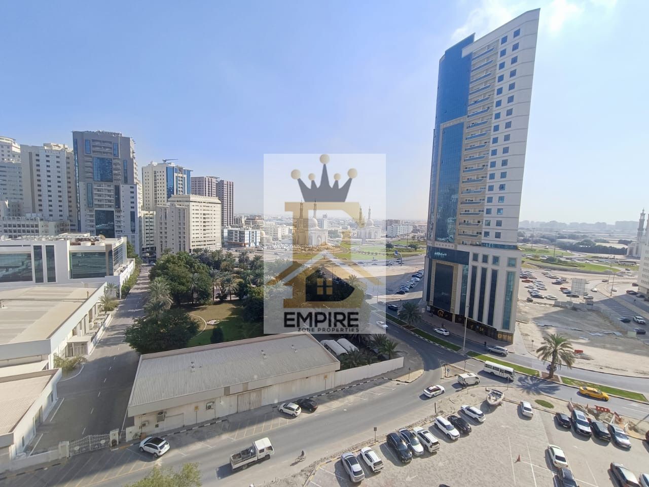 Open view with balcony very big apartment master room maintenance free exit to the Dubai