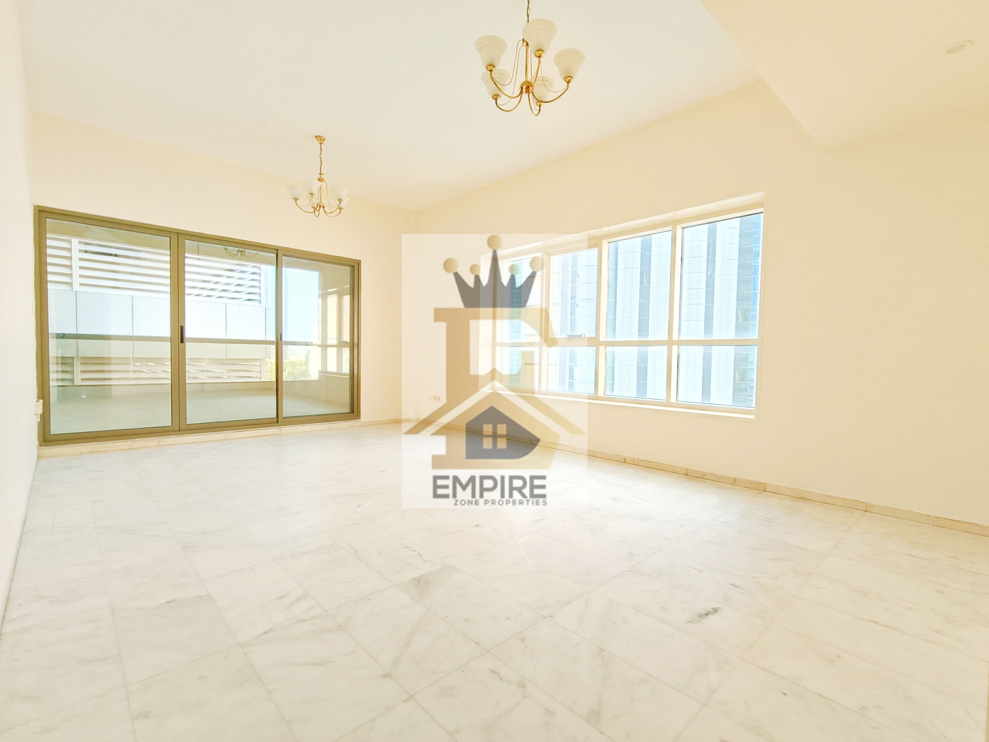 Exit Too Dubai very Easy Specious bright Apartment With Master bedroom Wardrobe balcony maintenance free Near Family Mamzar Park Near Mosque