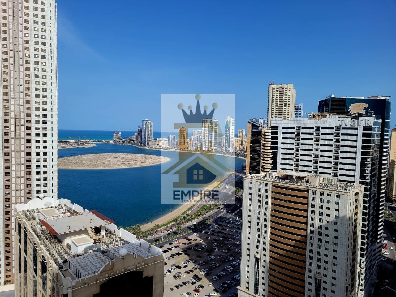 Full sea view with balcony wardrobe, big space master room me Room gym pool 1 parking fee