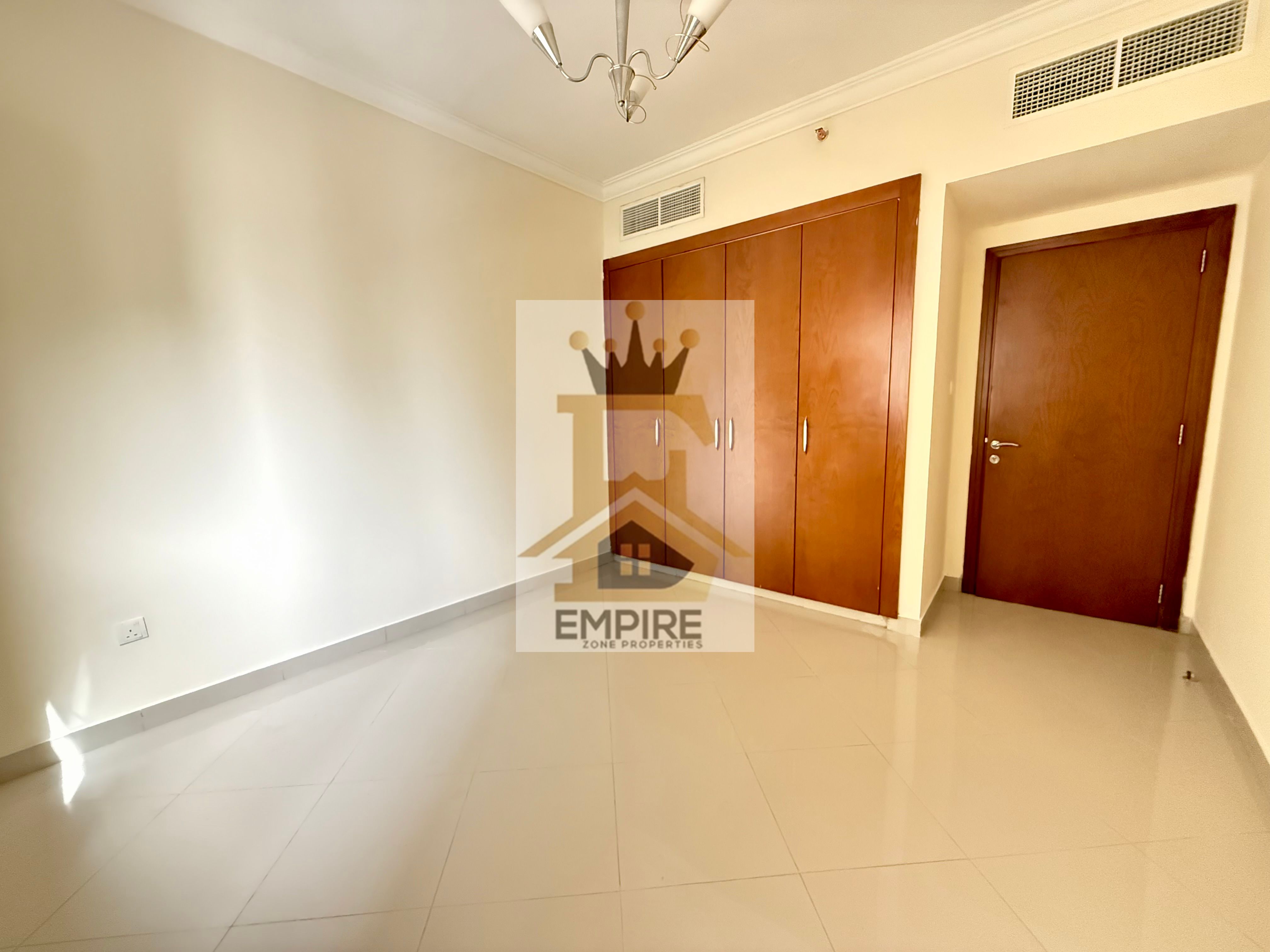 Gym pool. Free parking . Wardrobe. Kids play area. Prime location
