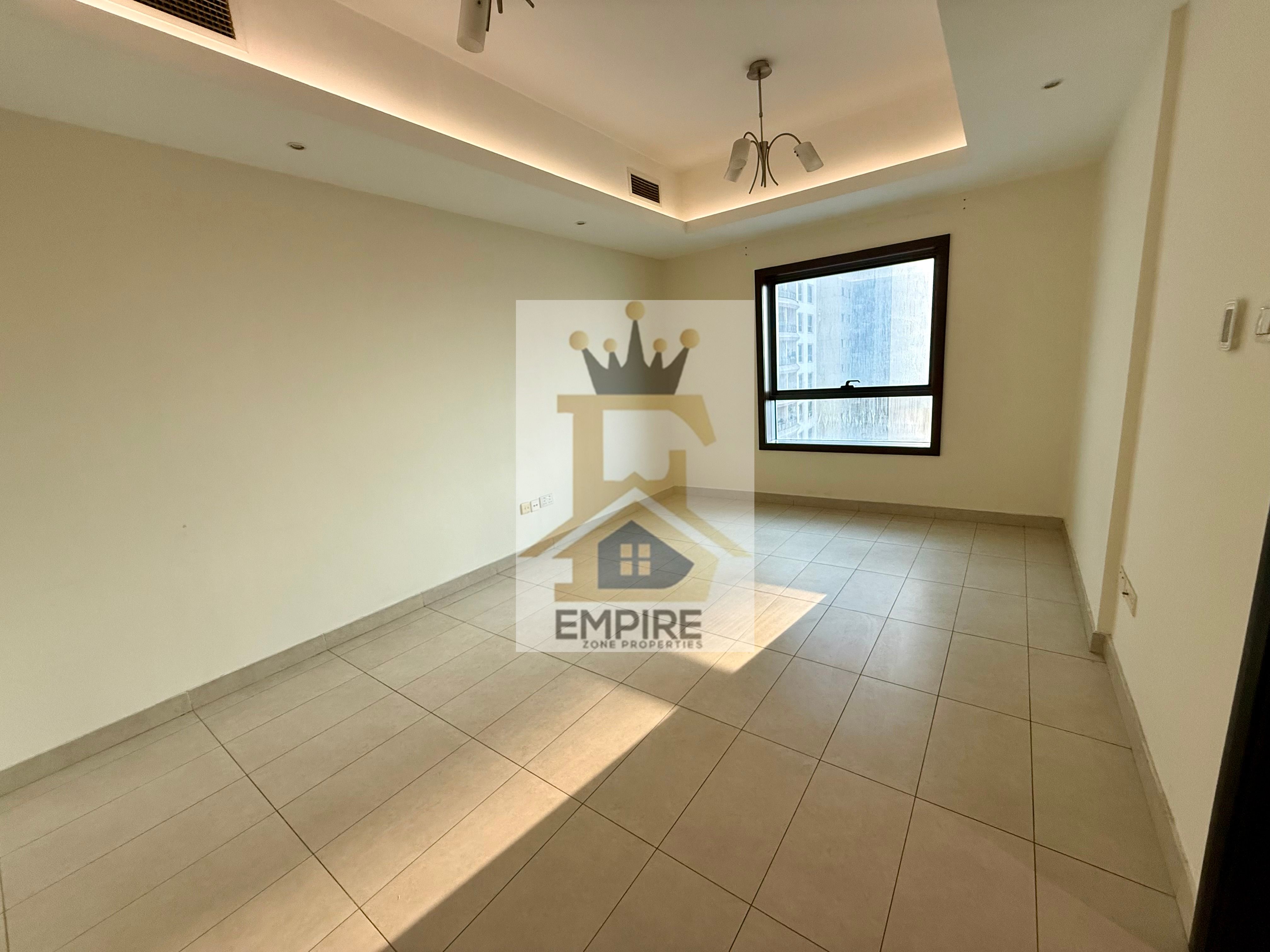 Chiller free bright apartment very close to duba. Gym and pool