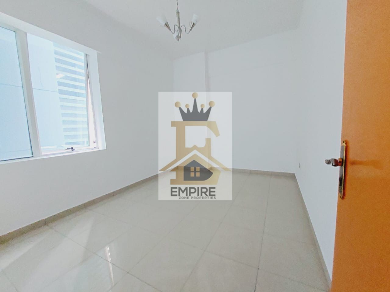 Bright apartment with gym, pool, jacuzzi, sauna, table tans