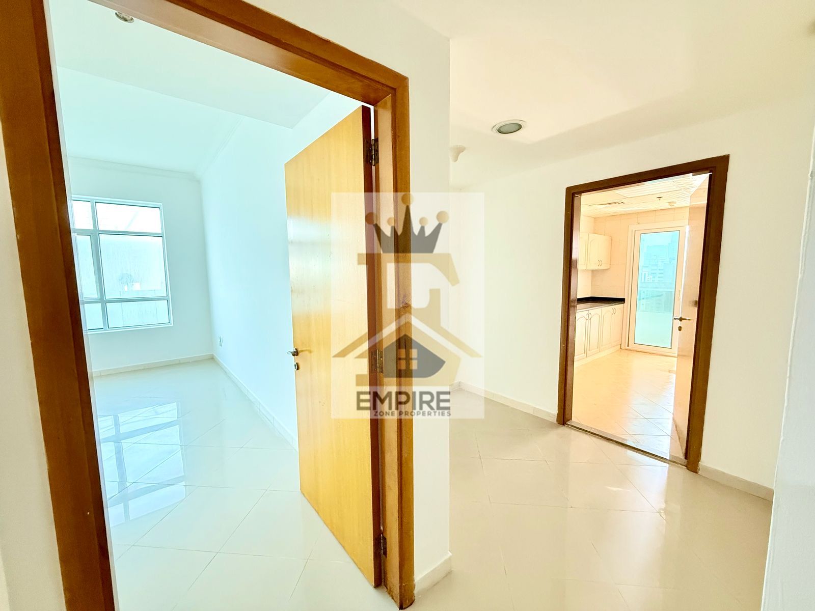 Spacious Appartment with one month free six checks payment easy exited Dubai opposite of Sharjah Expo maintenence Freee in al taawun Sharjah