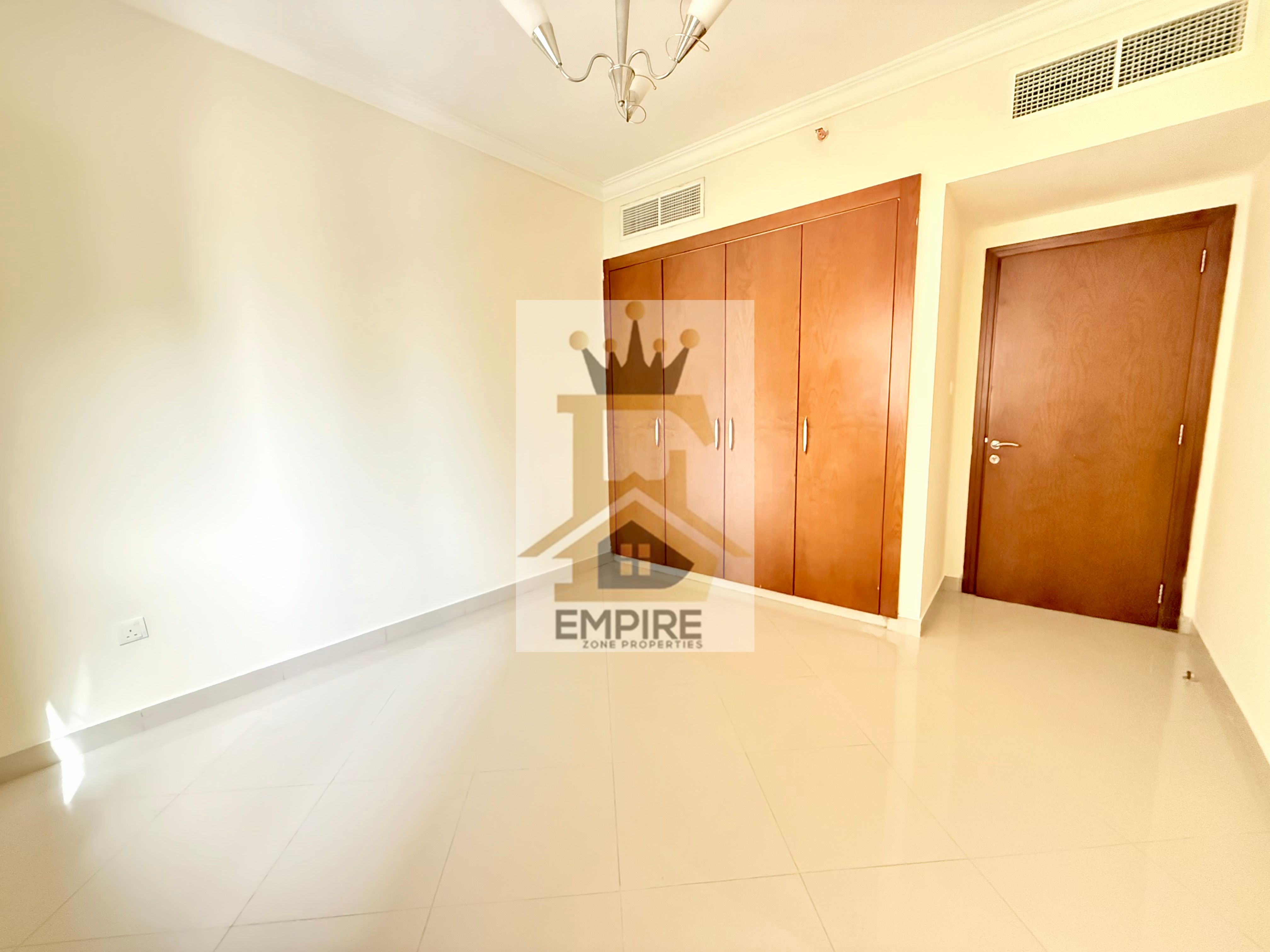 Amazing Bright apartment with free parking gym pool kids pool area easy access to Dubai