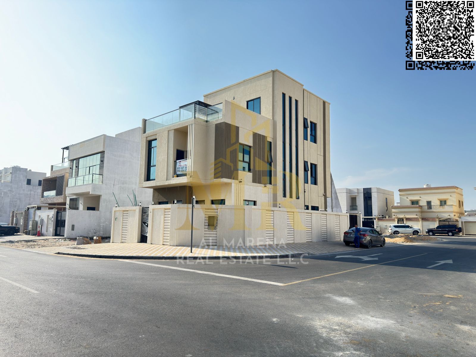 Luxury villa for sale, located directly behind a mosque, consisting of 7 bedrooms with a roof terrace, situated on a prime corner lot, freehold owners