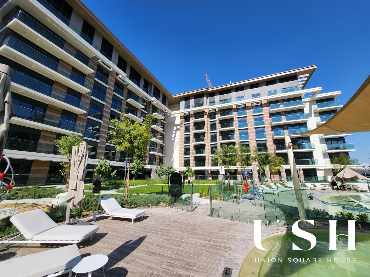 Luxury 1 Bedroom | Central Park | Prime Location