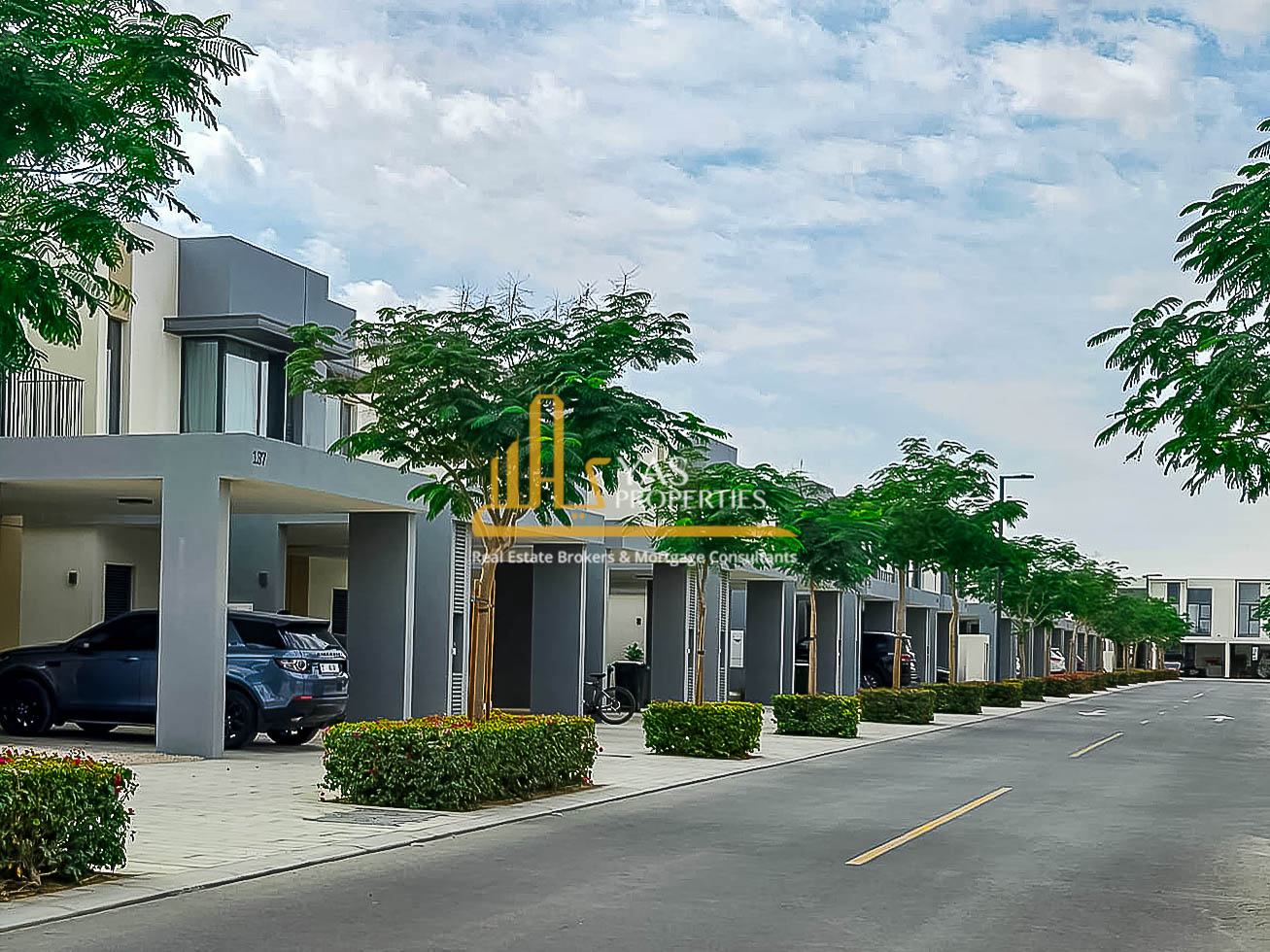 Corner 4BR Villa | Private Garden