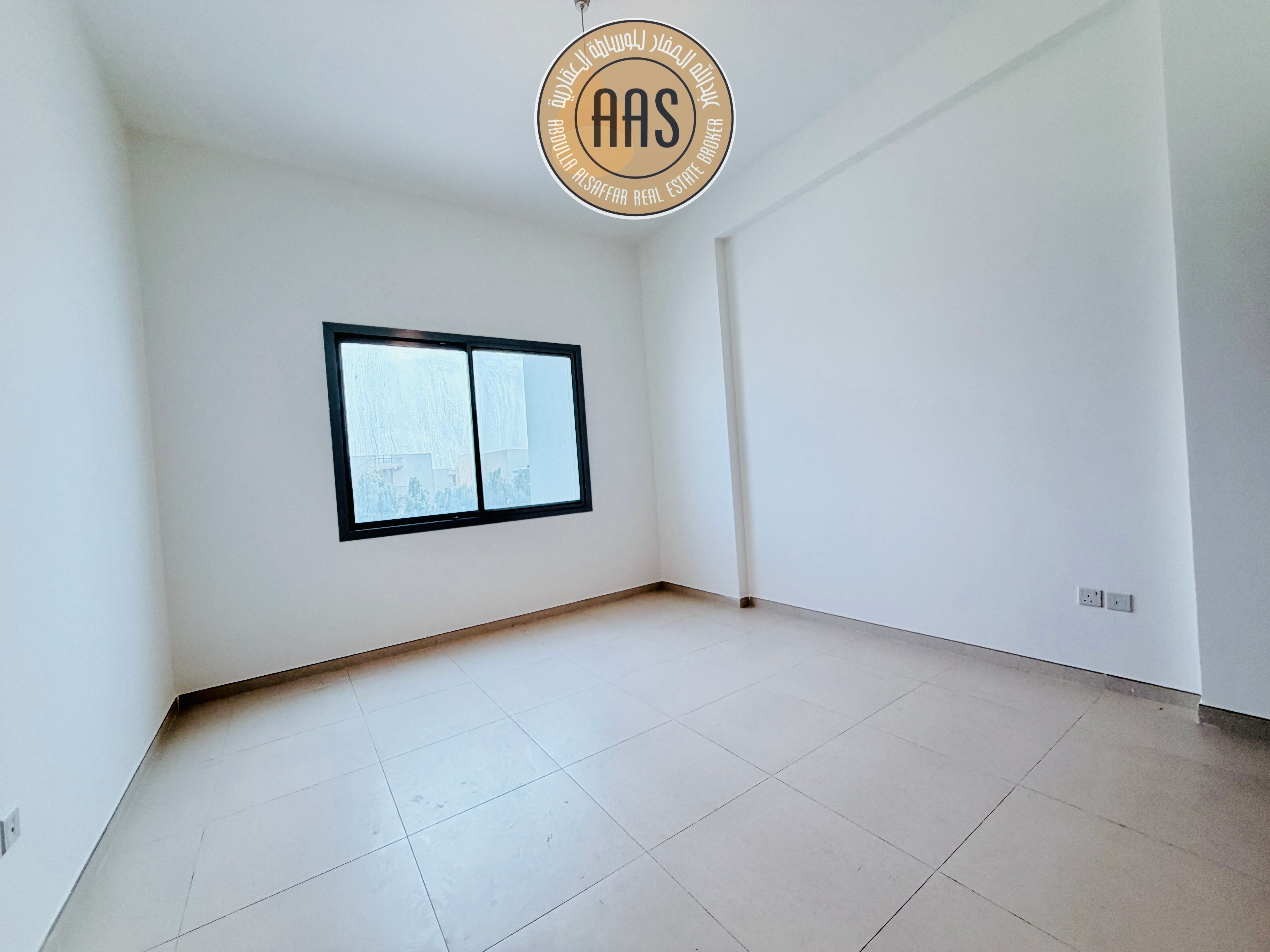 Open view | 4chqs | Brand New Building |