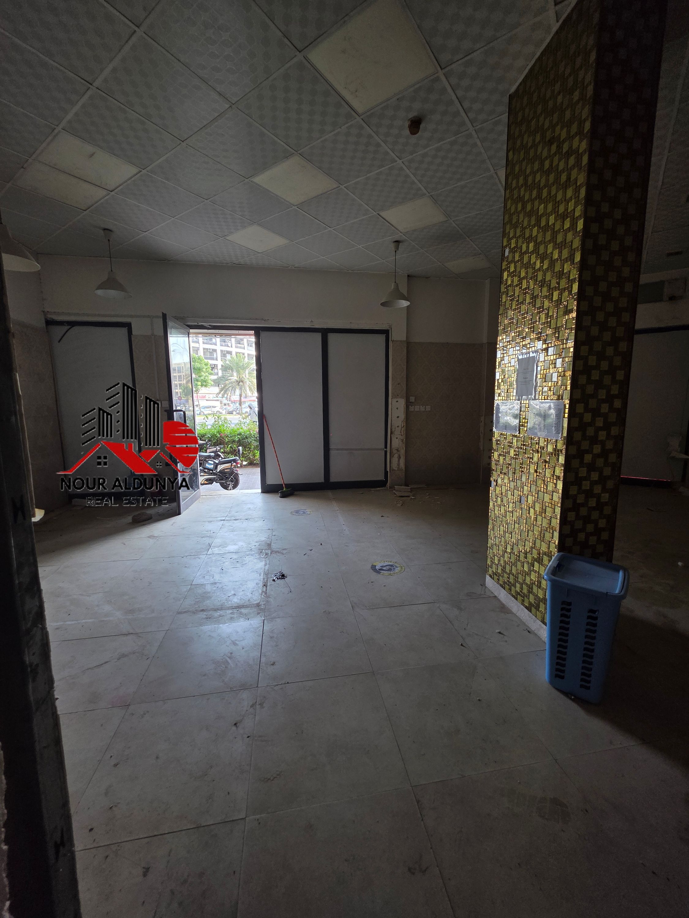 PRIME LOCTION // UPTO 700 SQFT FITTED // SHOP// BOOK NOW