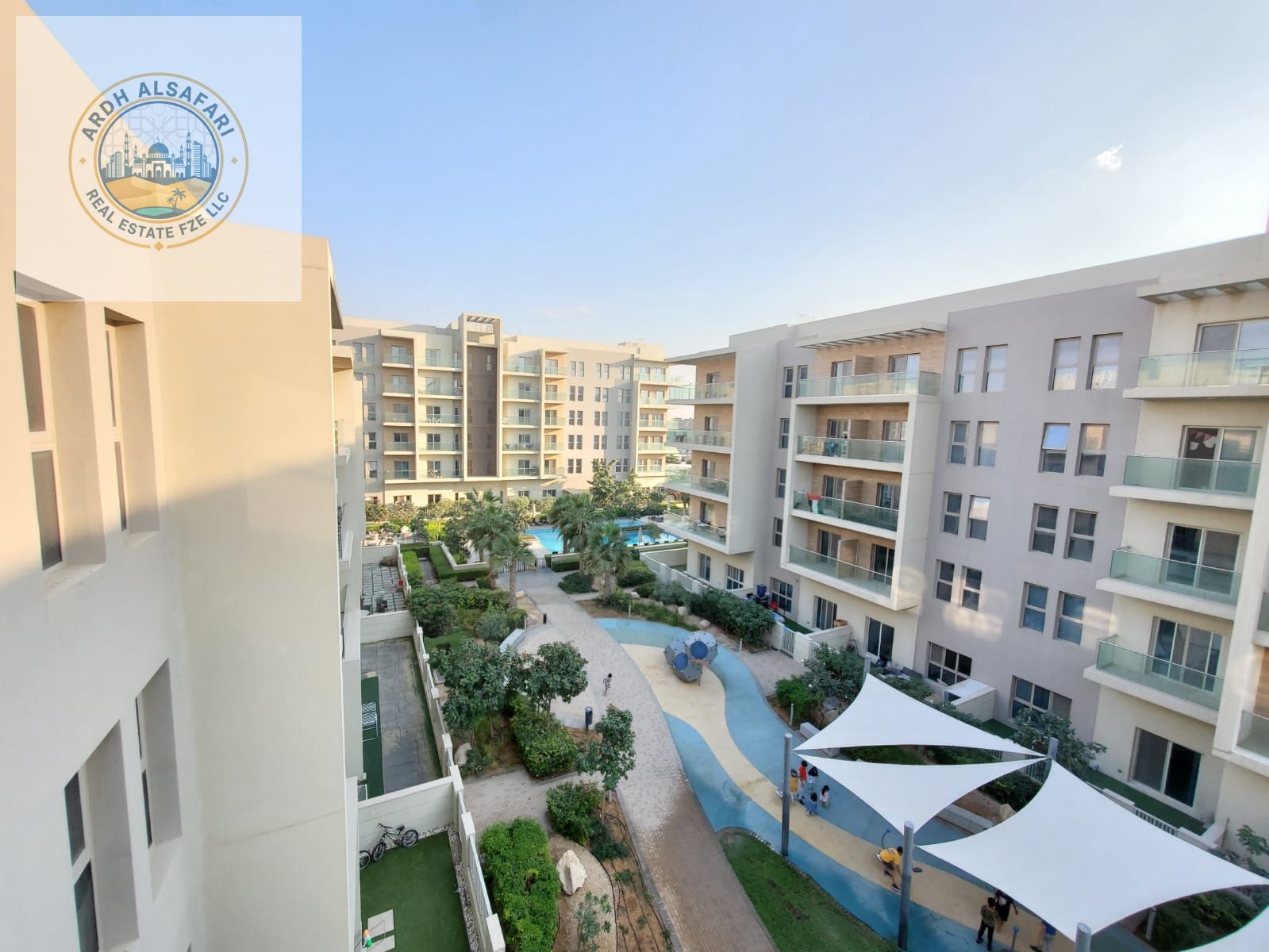Spacious 1BHK with closed kitchen, 2 bathrooms, balcony & wardrobe. Modern amenities, 24/7 security. Perfect for families or profes