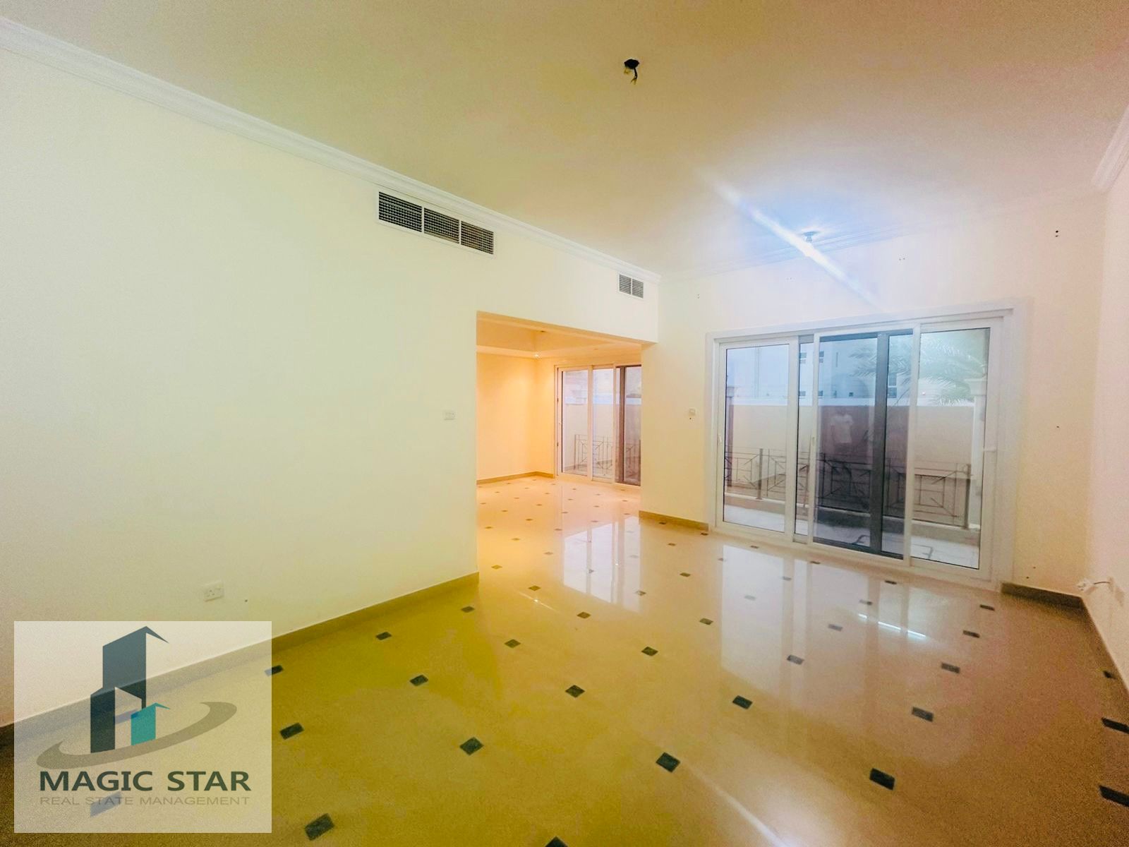 Deluxe 3 Master bedroom villa + maid room l back yard garden