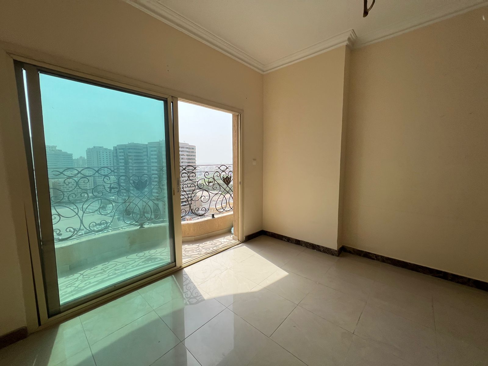 Largest 3-Bedroom Apartment with open view – Central AC – Glass façade – Free Gym & Pool