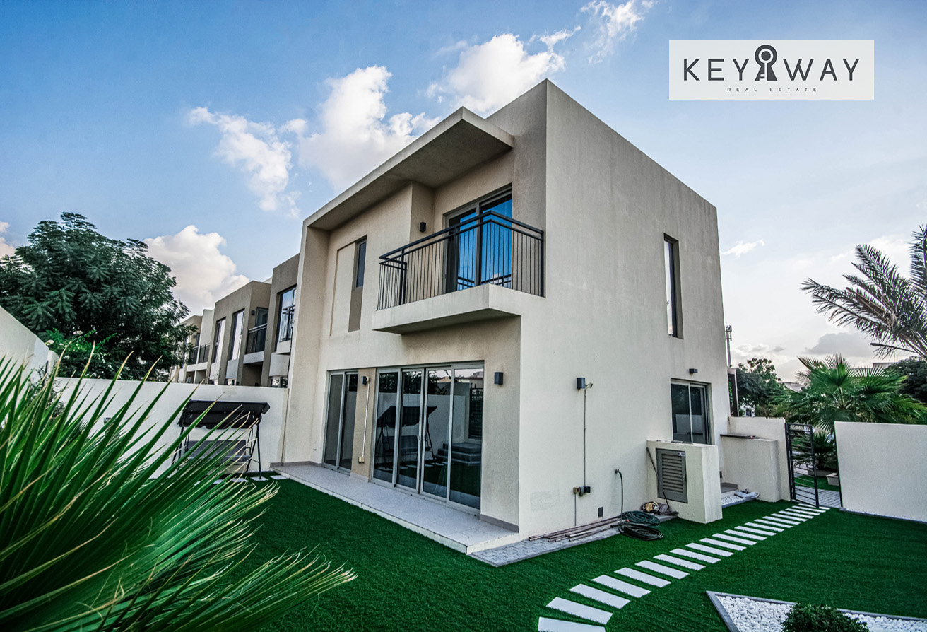 Corner unit | Spacious 4-Bedroom Townhouse
