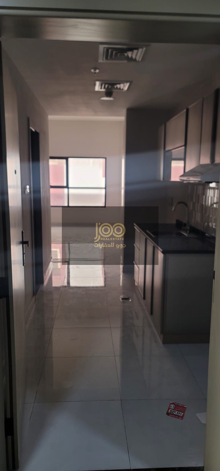 First occupancy, built-in wardrobes available / in a quiet area suitable for families