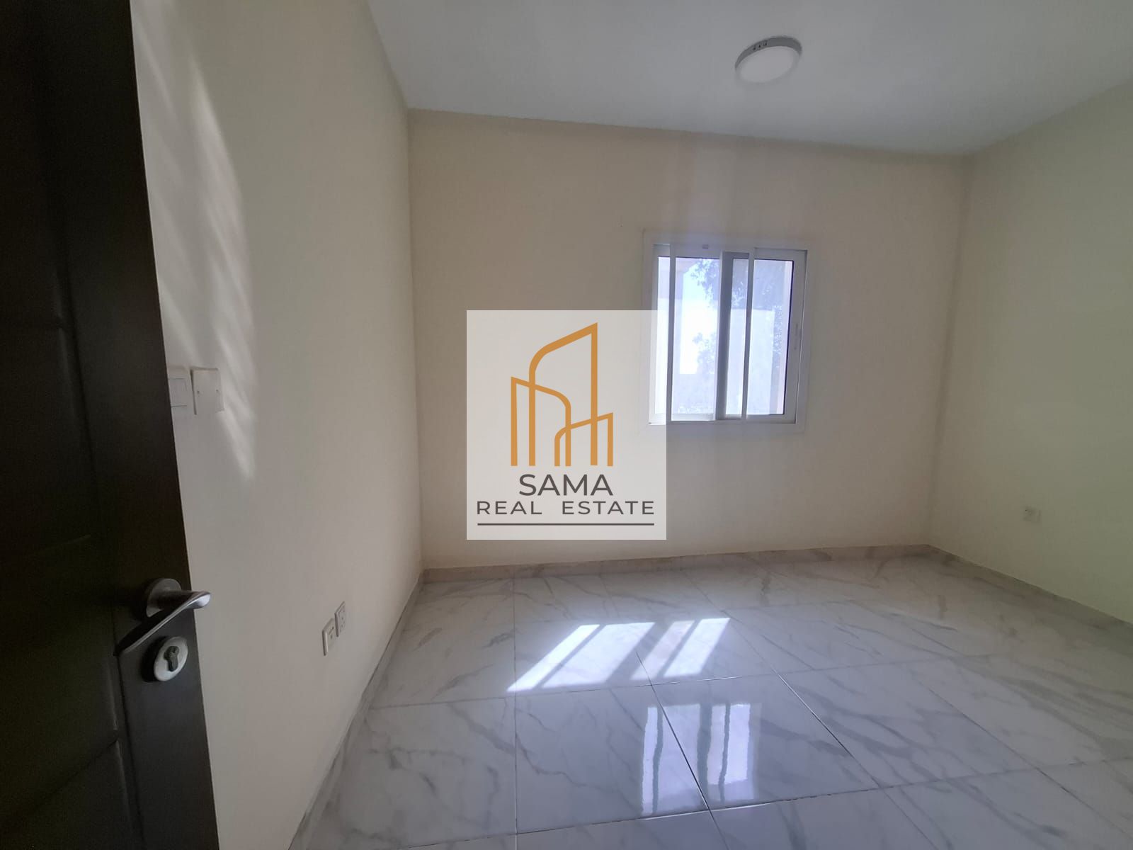 1bhk available for family near to gems school r38k