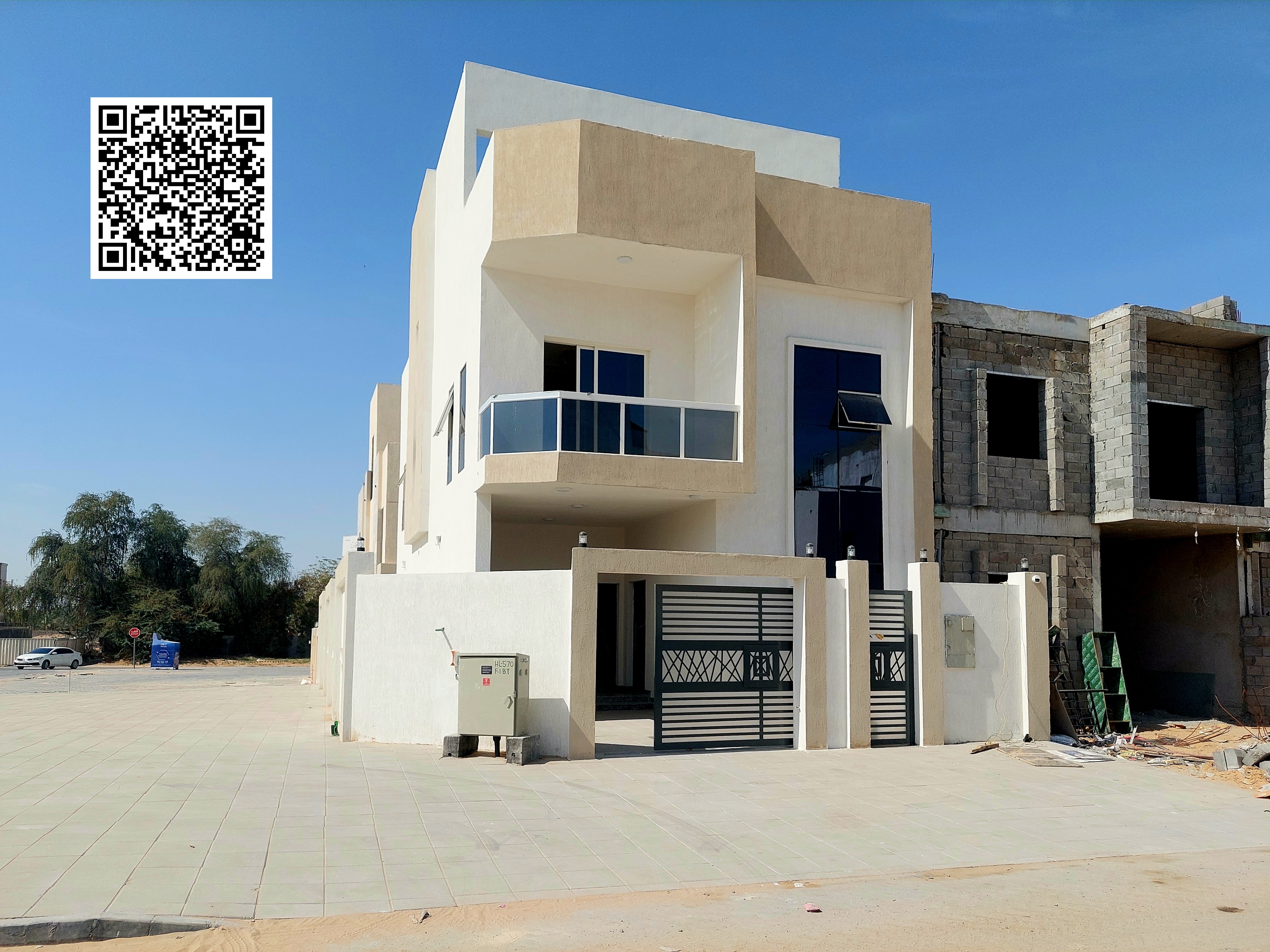 Corner villa for sale, registration fees included, price negotiable, freehold ownership.