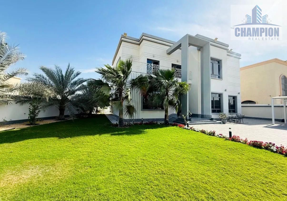 LUXURY 5BHK FURNISHED WITH HUGE GARDEN DRIVER ROOM MAID ROOM MAJLIS 2 HALL