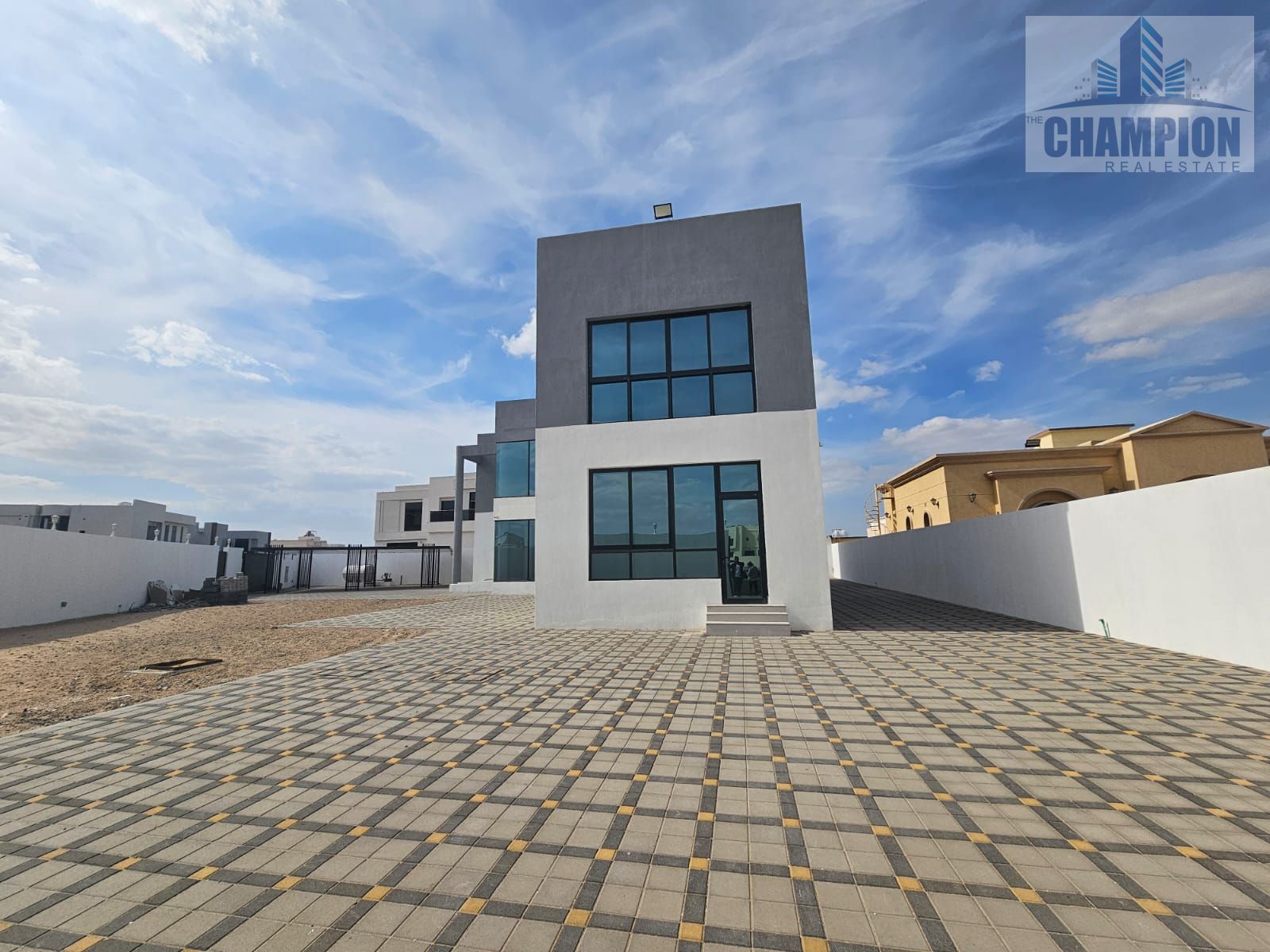 BRAND NEW CORNER 5 BHK VILLA WITH MAID ROOM HUGE SPACE A PERFECT LIVING