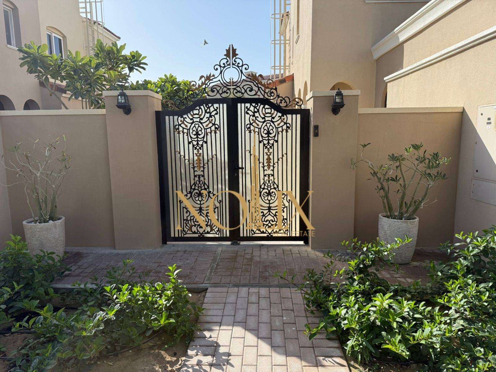Spacious 3Bedroom | Vacant | Private Garden