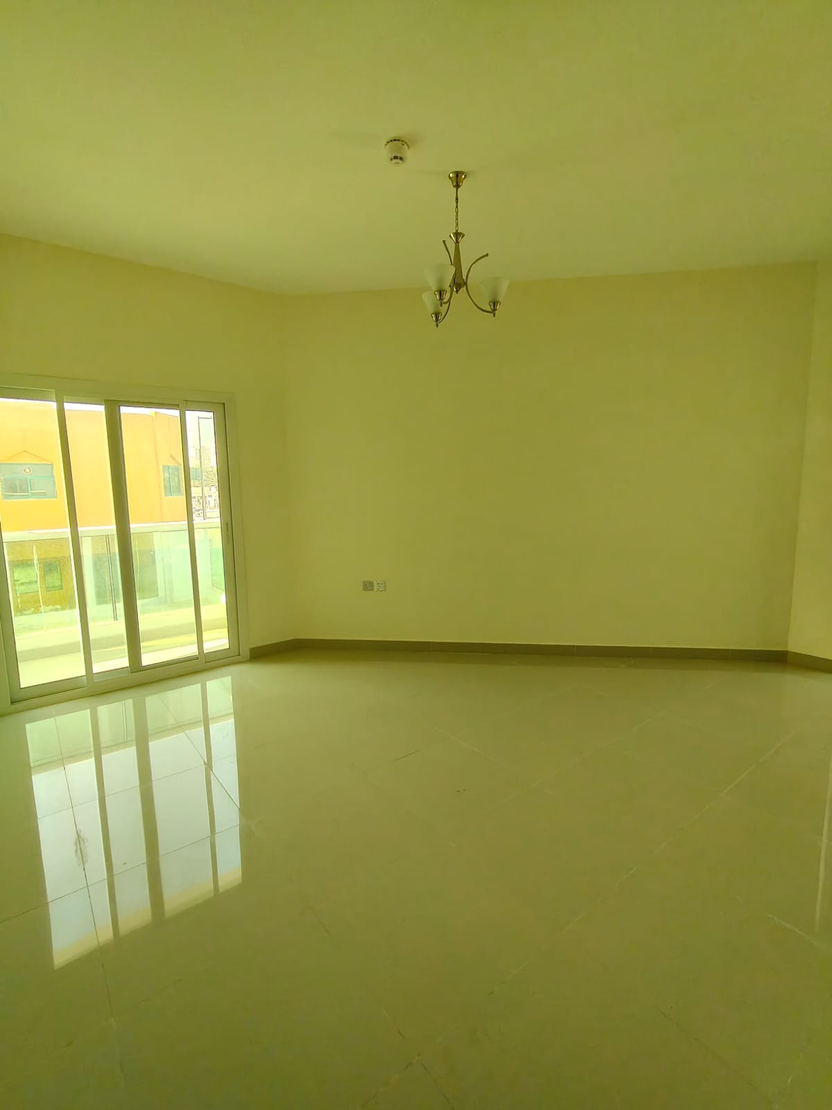 Brand-new 1-bedroom apartment (first tenant) with balcony in Al Manakh, Sharjah. Villa-style design, close to all amenities.