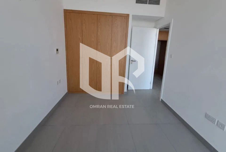 For Sale – Spacious Apartment in a Prime Location A great opportunity for family living or investment