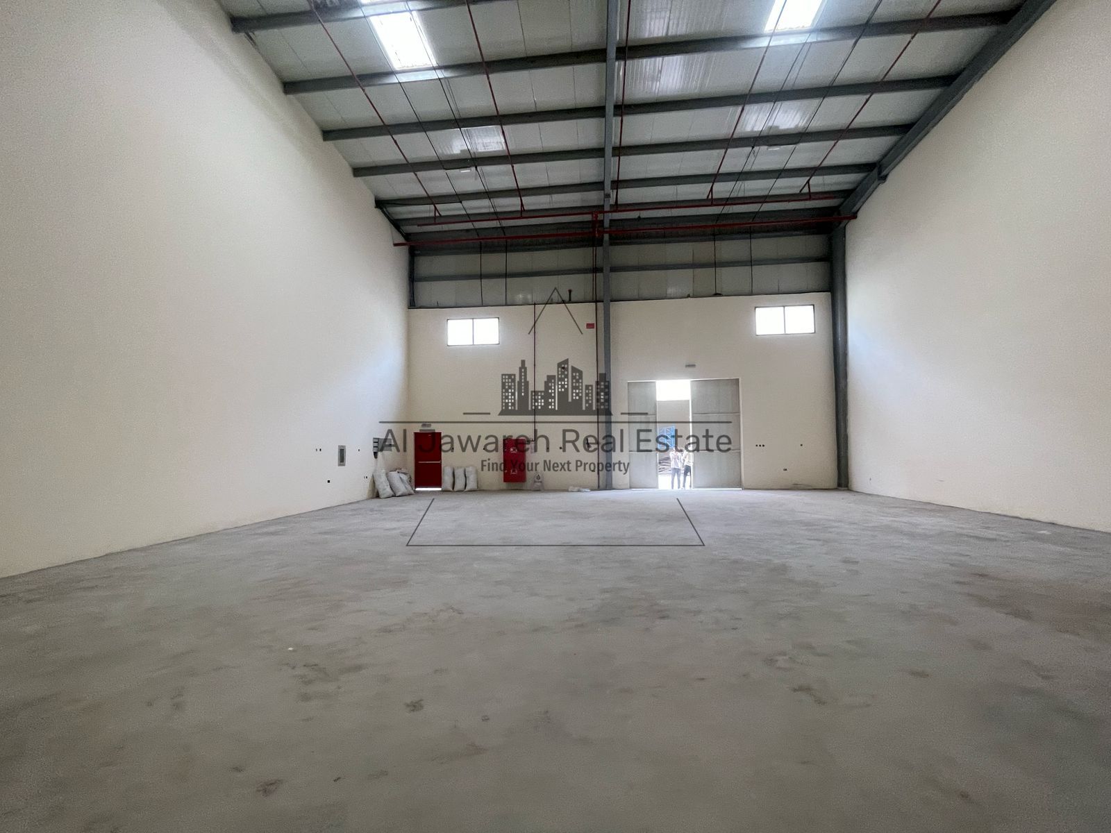Code 3133 – Annual Rental A brand-new, first-use warehouse available for annual rent in Umm Al Quwain, offering a practical and easily accessible.