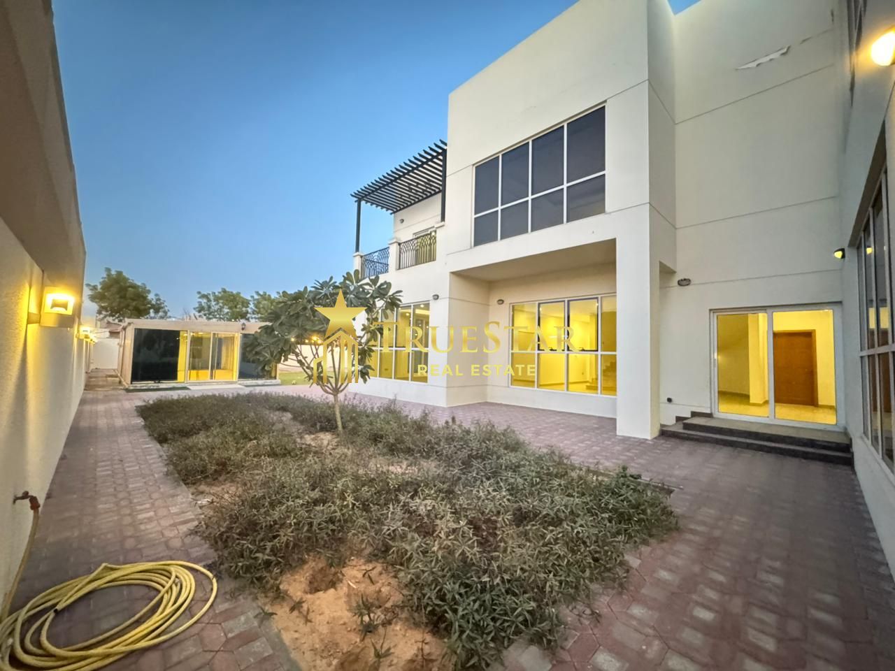 HUGE FULLY RENOVATED INDEPENDENT VILLA 5BR+MAIDS+DRIVER PRIVATE GARDEN