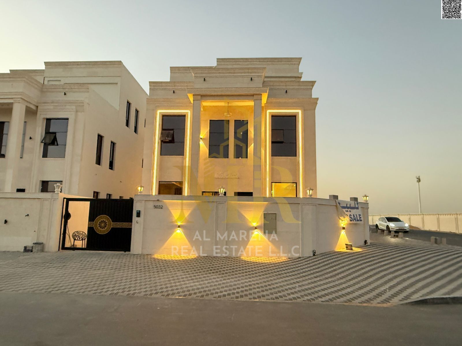 Corner villa, 3600 sq ft, two floors and a roof, price includes registration and ownership fees. Freehold ownership for all nationalities for life wit