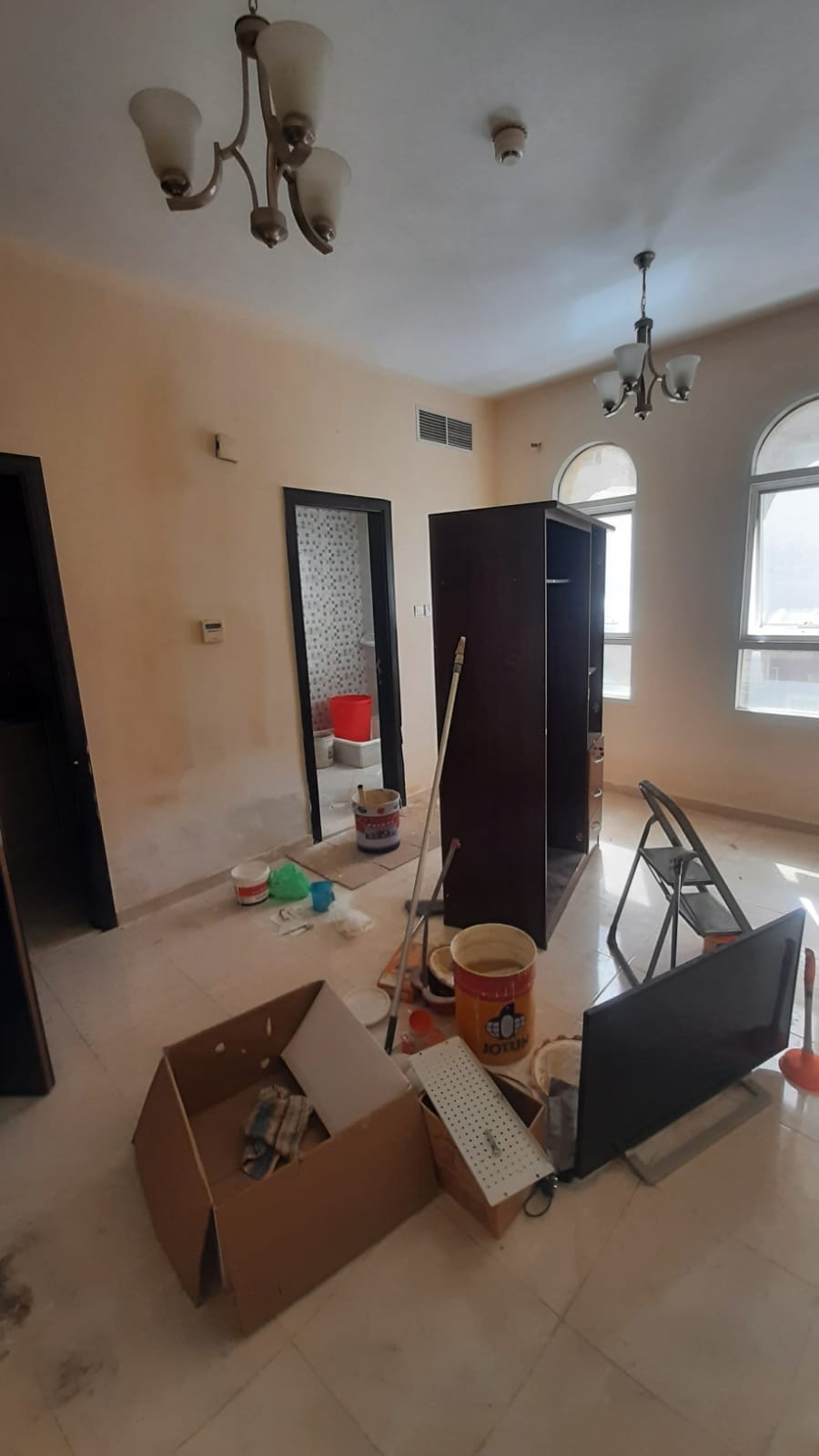 Studio for Rent in Al Butina Separate kitchen Central air conditioning Quiet and suitable location for living